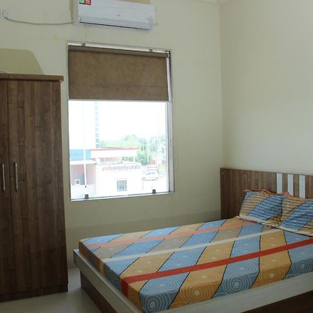 Hotel O Athitya Resort Sikar Kültér fotó