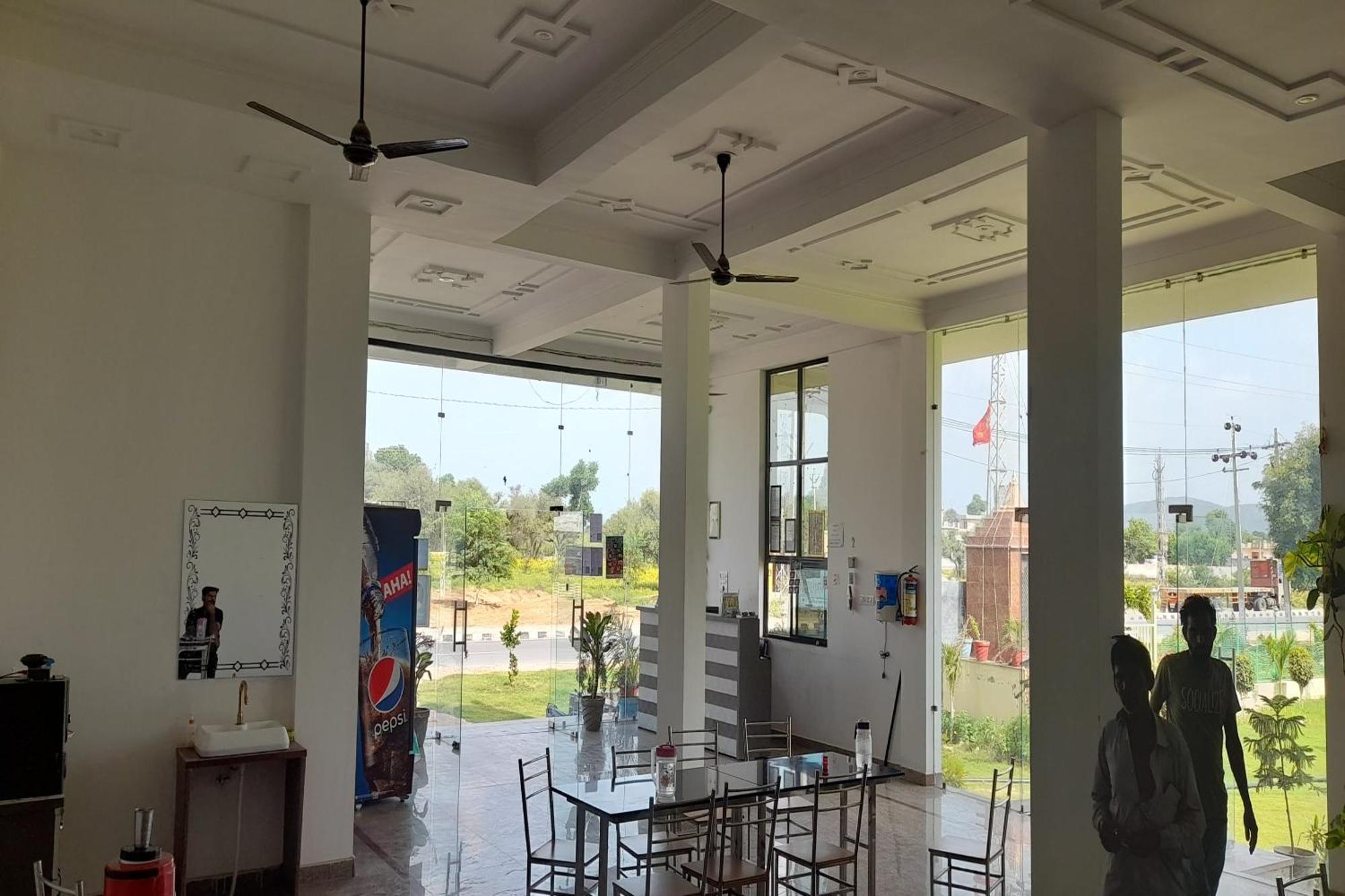 Hotel O Athitya Resort Sikar Kültér fotó