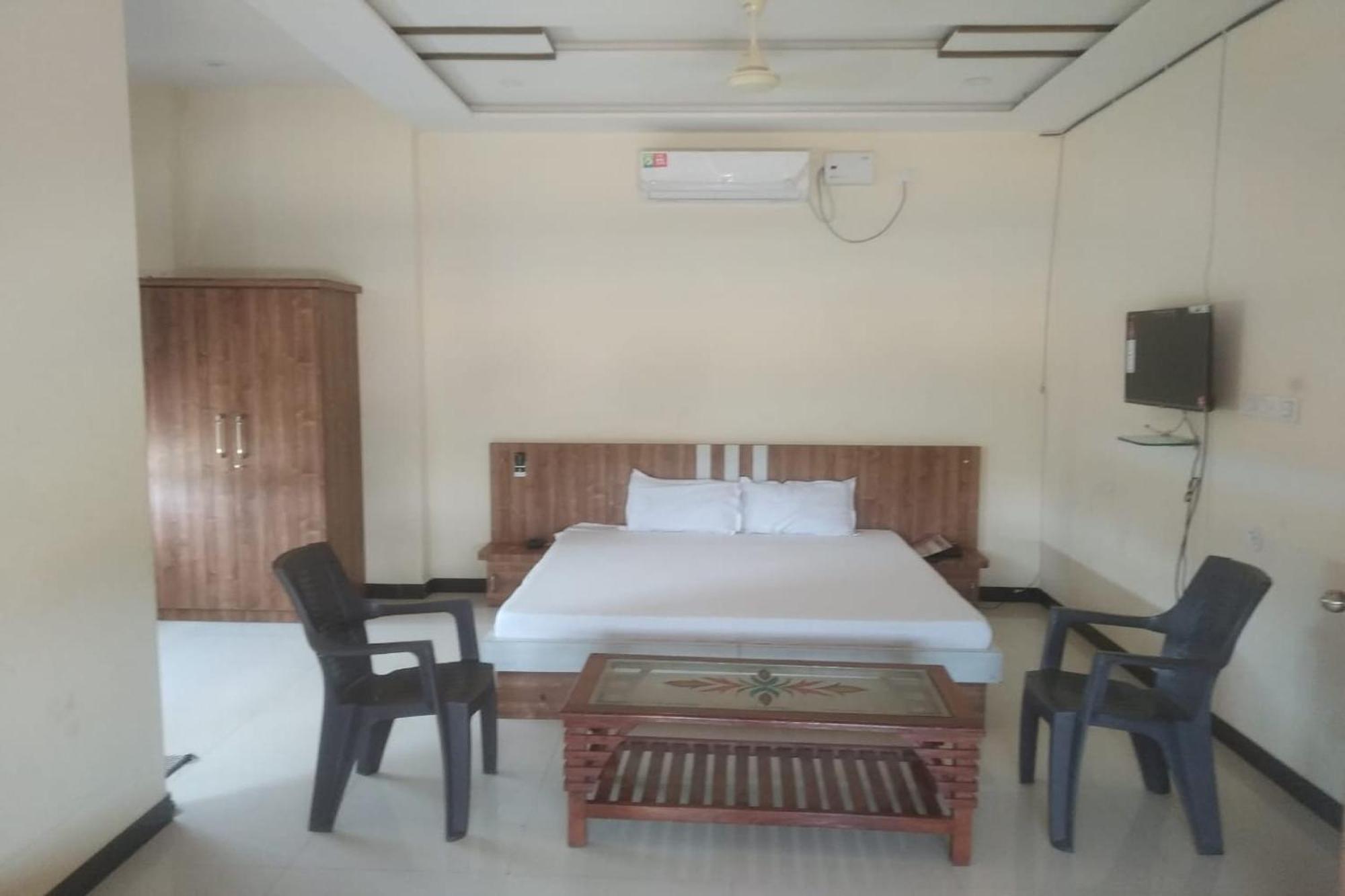 Hotel O Athitya Resort Sikar Kültér fotó