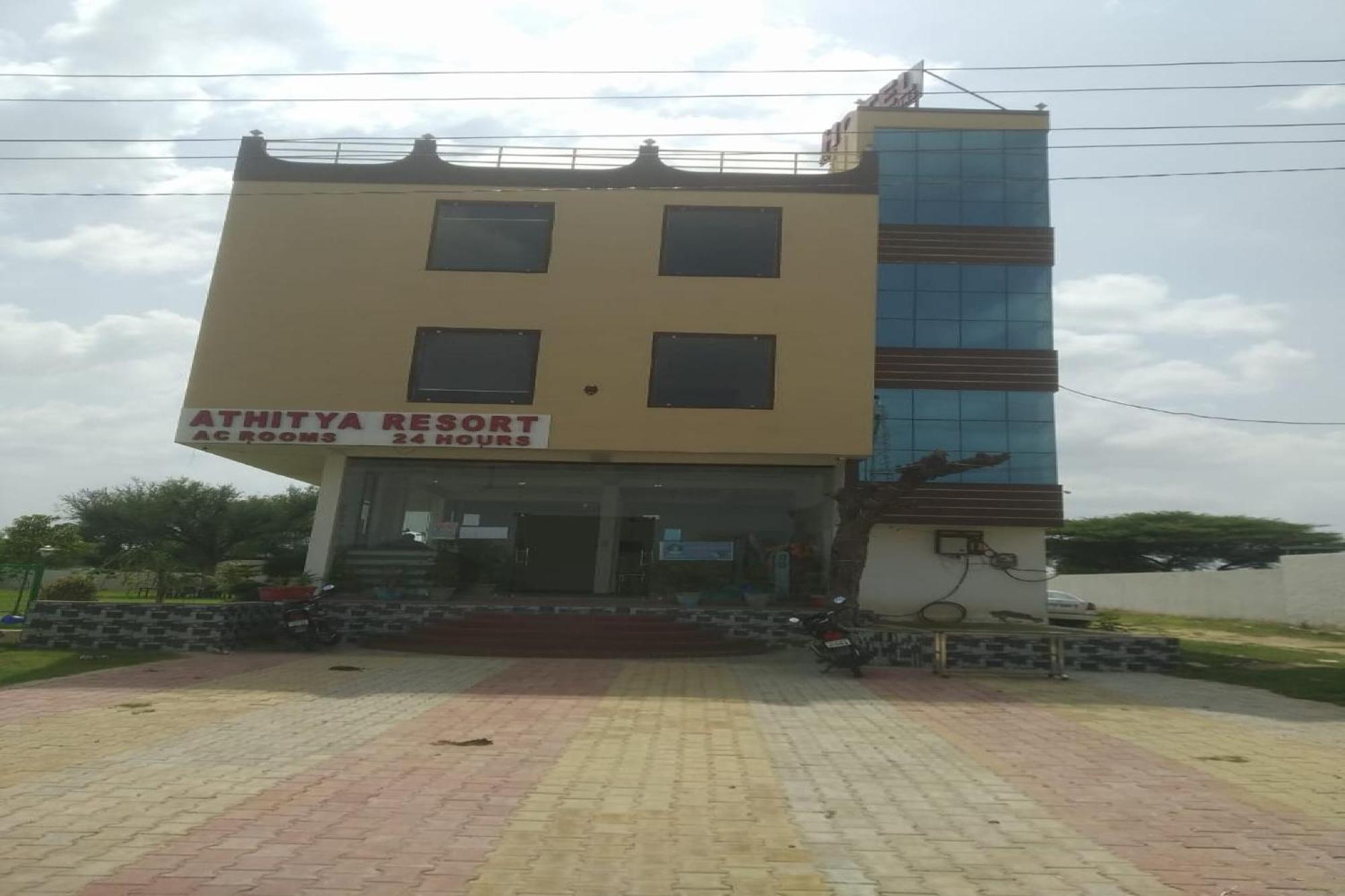 Hotel O Athitya Resort Sikar Kültér fotó